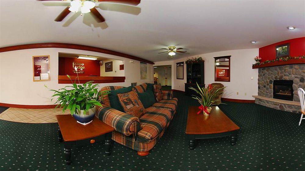 Econo Lodge Inn & Suites О-Клэр Экстерьер фото