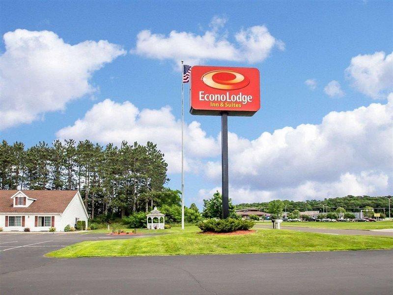Econo Lodge Inn & Suites О-Клэр Экстерьер фото