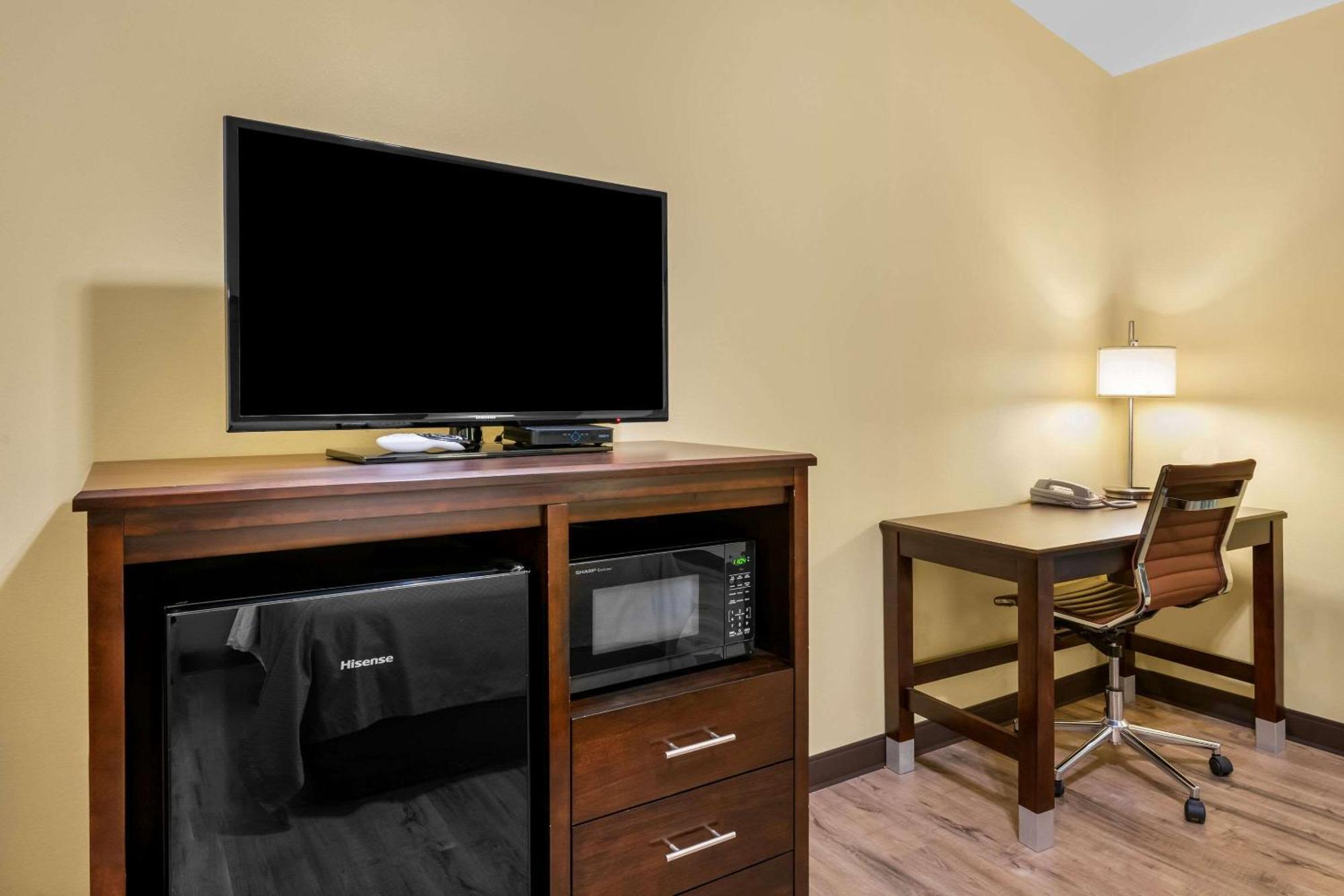 Econo Lodge Inn & Suites О-Клэр Экстерьер фото