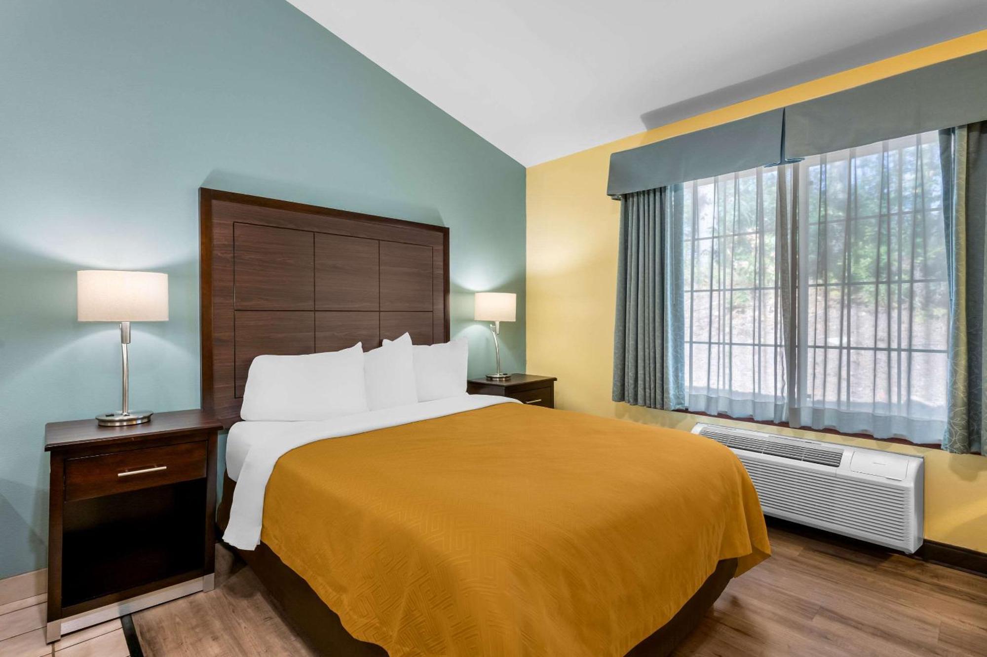 Econo Lodge Inn & Suites О-Клэр Экстерьер фото