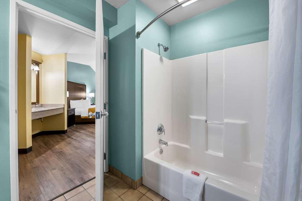 Econo Lodge Inn & Suites О-Клэр Номер фото