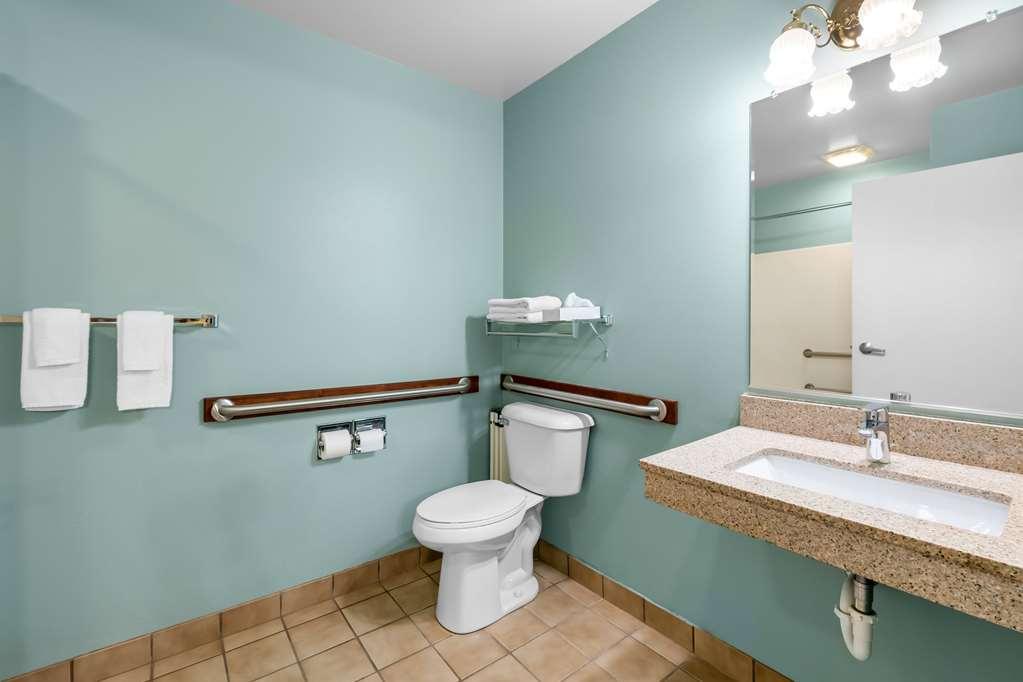 Econo Lodge Inn & Suites О-Клэр Номер фото