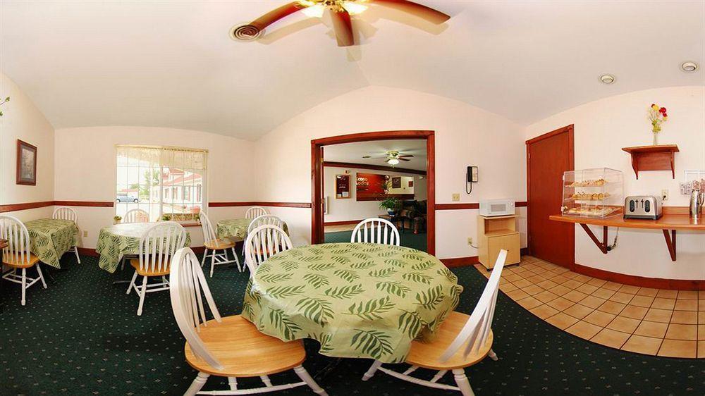 Econo Lodge Inn & Suites О-Клэр Экстерьер фото