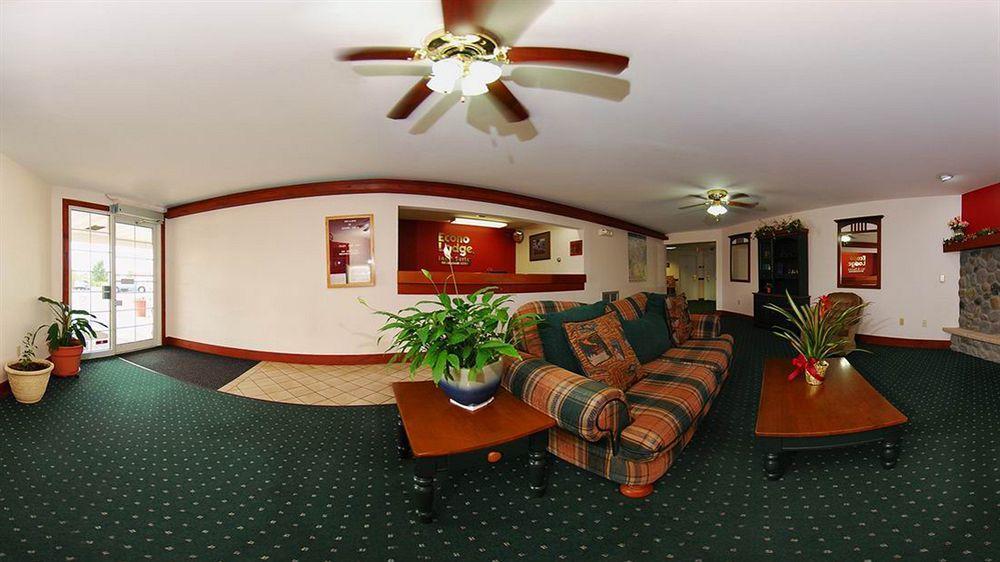Econo Lodge Inn & Suites О-Клэр Экстерьер фото