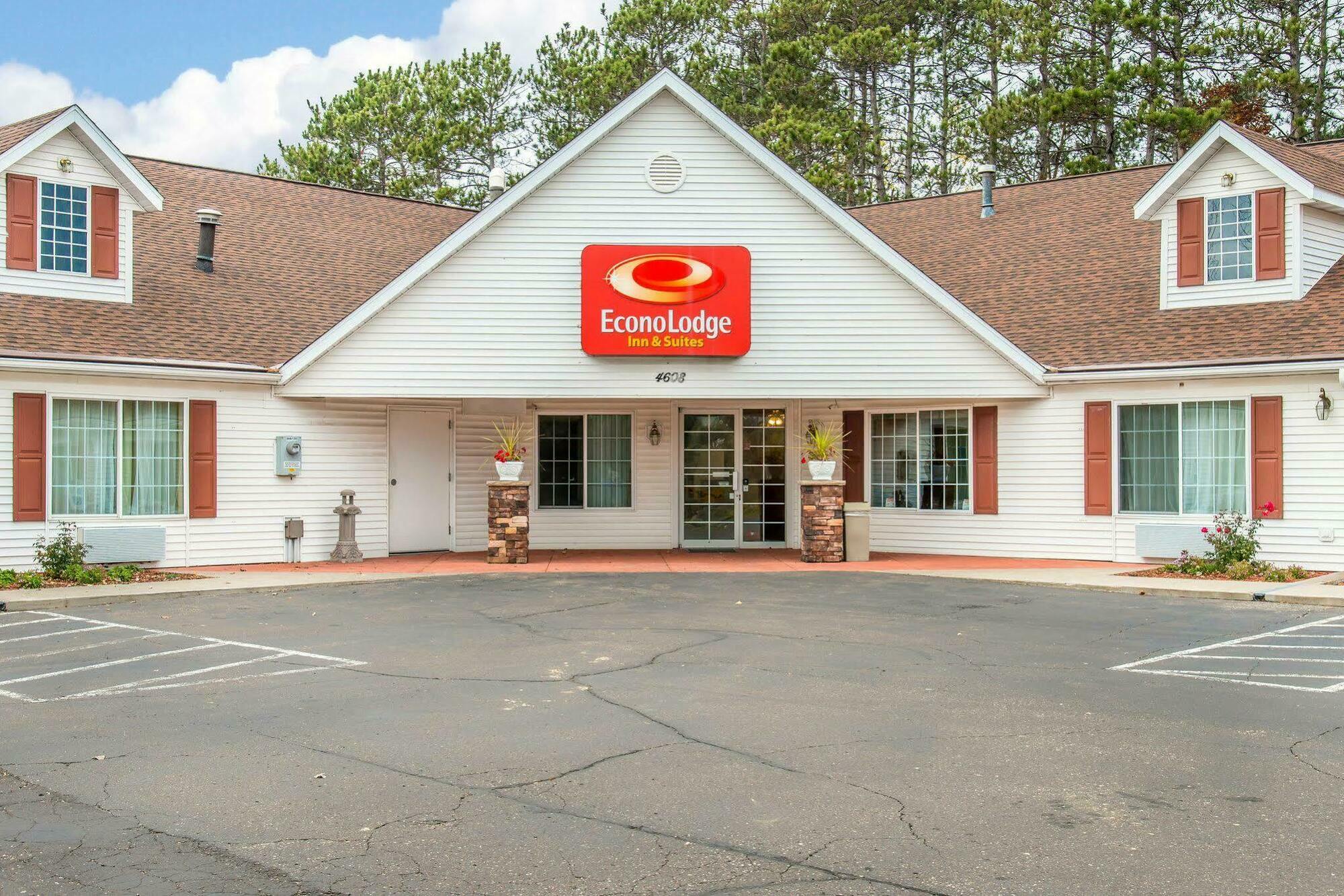 Econo Lodge Inn & Suites О-Клэр Экстерьер фото